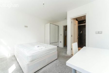 4 bedroom terraced house to rent - Photo 5