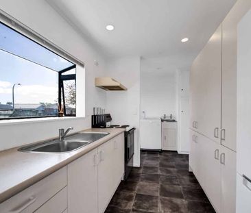 Tawa Street - Hawera - Photo 1