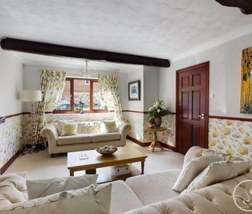 5 bedroom detached house to rent - Photo 3