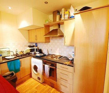 3 Bed - Helmsley Road, Sandyford - Photo 2