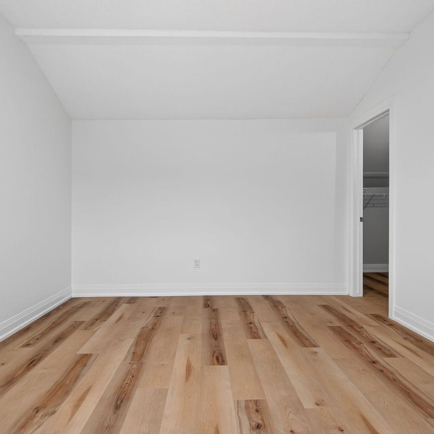 For Lease - 103 Thomas Street Unit# 104, Oakville, Ontario - Photo 1