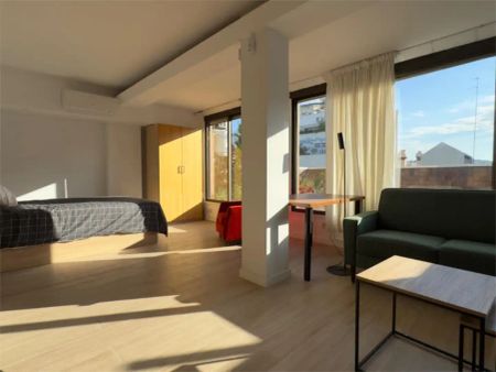 Barcelona Capital - Photo 5