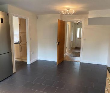 3 bedroom semi-detached house to rent - Photo 6