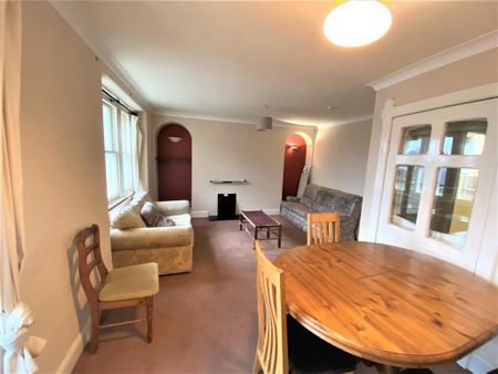 6 bedroom house to rent - Photo 2