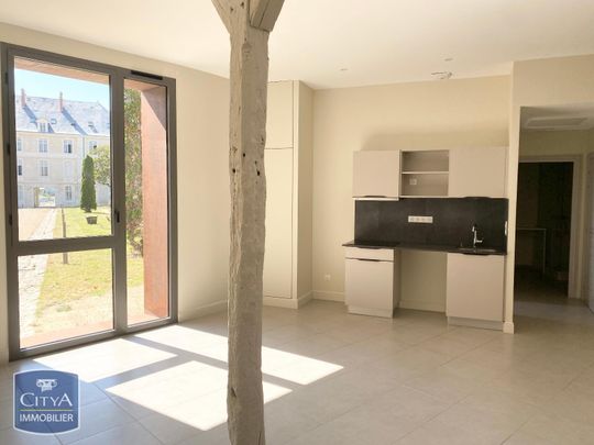 Location Appartement 2 pièces 49m² FONTENAY LE COMTE 85200 - Photo 1