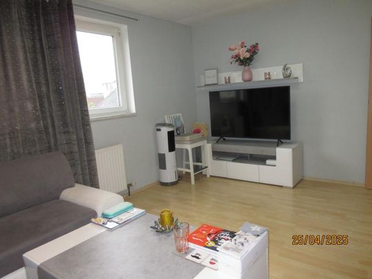 Makartstraße 8,3: Single/Paar: Schöne DG-Wohnung, 2 Zimmer, 42.06m2 WNFL und ausgebautem Spitzboden mit 35,44m2,3.Stock, Parkplätze! - Photo 1