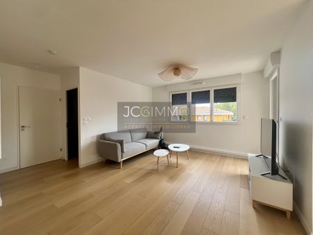 Location Appartement 3 pièces 71m² CUERS 83390 - Photo 2