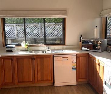 Large Family Home - Photo 5