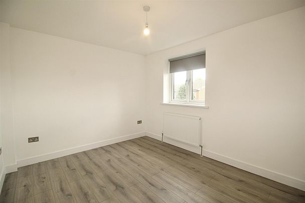 2 Bedroom Maisonette - Upper To Let - Photo 1