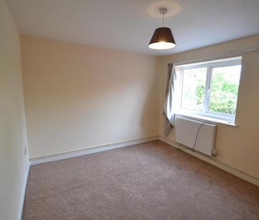 4 bedroom detached house to rent - Photo 6