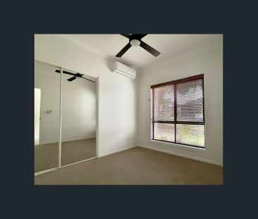 Single-Level 4 Bedroom Home in Prime Varsity Lakes Location - Photo 5