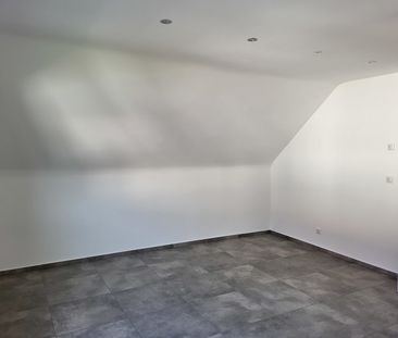 Neuwertige teilmöblierte Dachgeschosswohnung in Nentershausen mit Balkon! - Photo 2