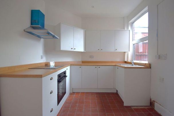 2 bedroom terraced house to rent - Photo 1