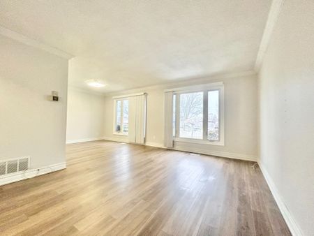 For Lease - 69 Maplegrove Avenue Unit# Main, Bradford West Gwillimbury, Ontario - Photo 2