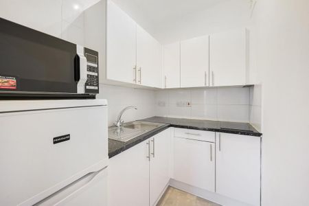 Studio to rent - Photo 2