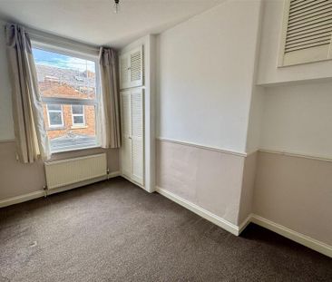 4 bedroom terraced house to rent - Photo 3