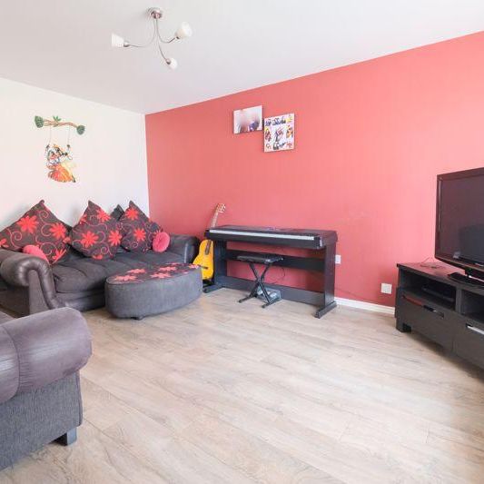 4 bedroom detached house to rent - Photo 1