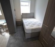 1 bed Flat - Studio for Rent - Photo 2