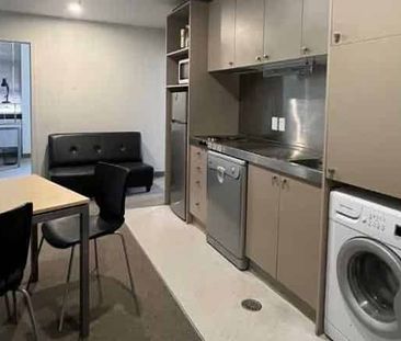 Wellington Central, 3 Bedroom Apartments - Photo 2