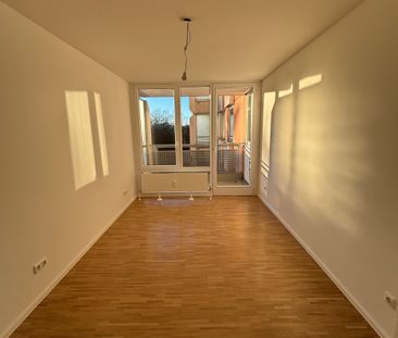 Helle 3-Zimmer-Wohnung mit zwei Balkonen in zentraler Lage von Neup... - Foto 1