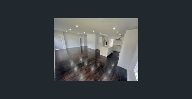 Welcome to this well-maintained, family home located in the sought-after area of North Parramatta! - Photo 1