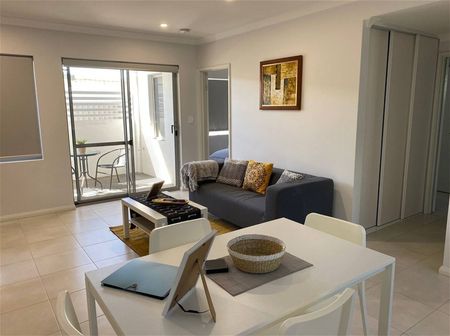 Modern 2 Bedroom Unit available soon, $750/week - Photo 3