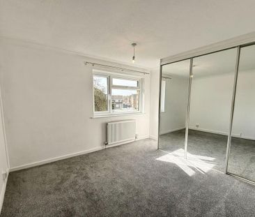 2 bedroom semi-detached house to rent - Photo 4