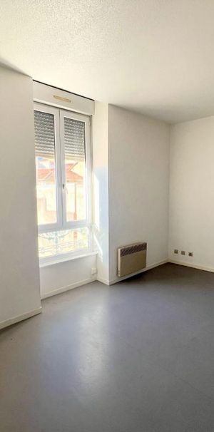Location Appartement 1 pièce 23m² ROANNE 42300 - Photo 1
