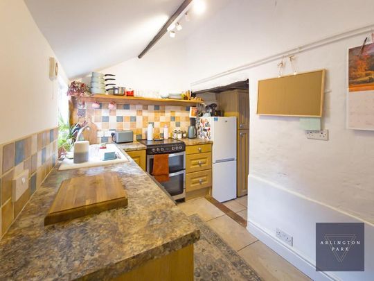 1 bedroom character property to rent - Photo 1