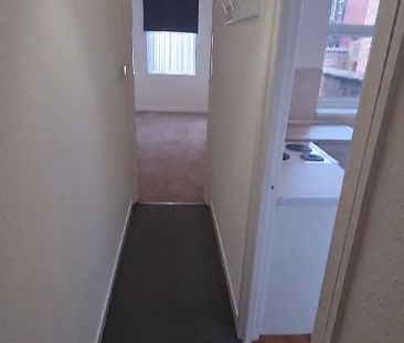 1 Bed Flat, Milton Grove, M16 - Photo 2