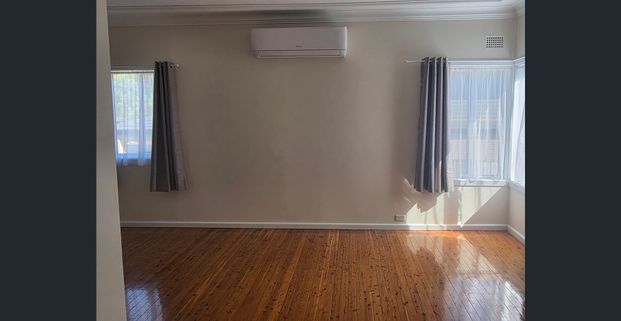 Ideal Location! - Photo 1