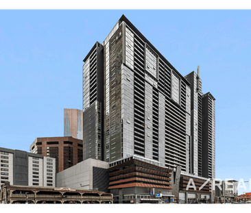 Fully Furnished Italian-Style Apartment with Iconic City Views - Photo 2