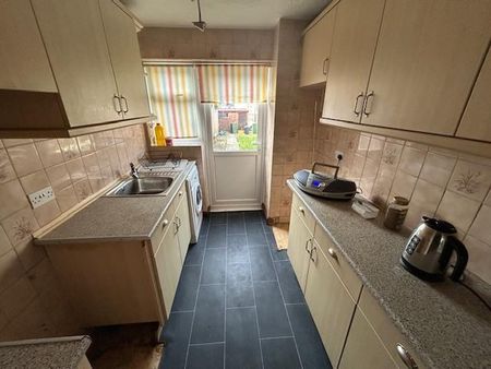 2 bedroom terraced house to rent - Photo 2