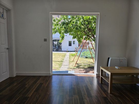 1 Bed Flat, Demesne Road, SM6 - Photo 1