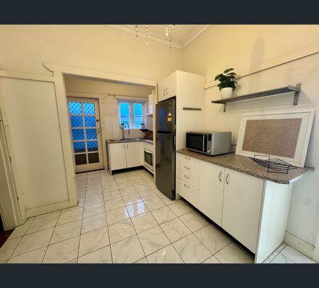 69 Oakley Rd, North Bondi, NSW 2026 - Photo 3