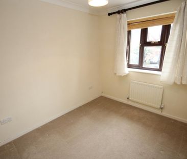 3 bedroom end of terrace house to rent - Photo 3