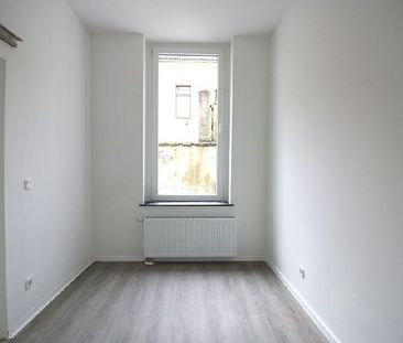 FRISCH SANIERTE 2-ZIMMER-ERDGESCHOSSWOHNUNG IN KLIKIKUMNÄHE ZU MIETEN - Photo 1