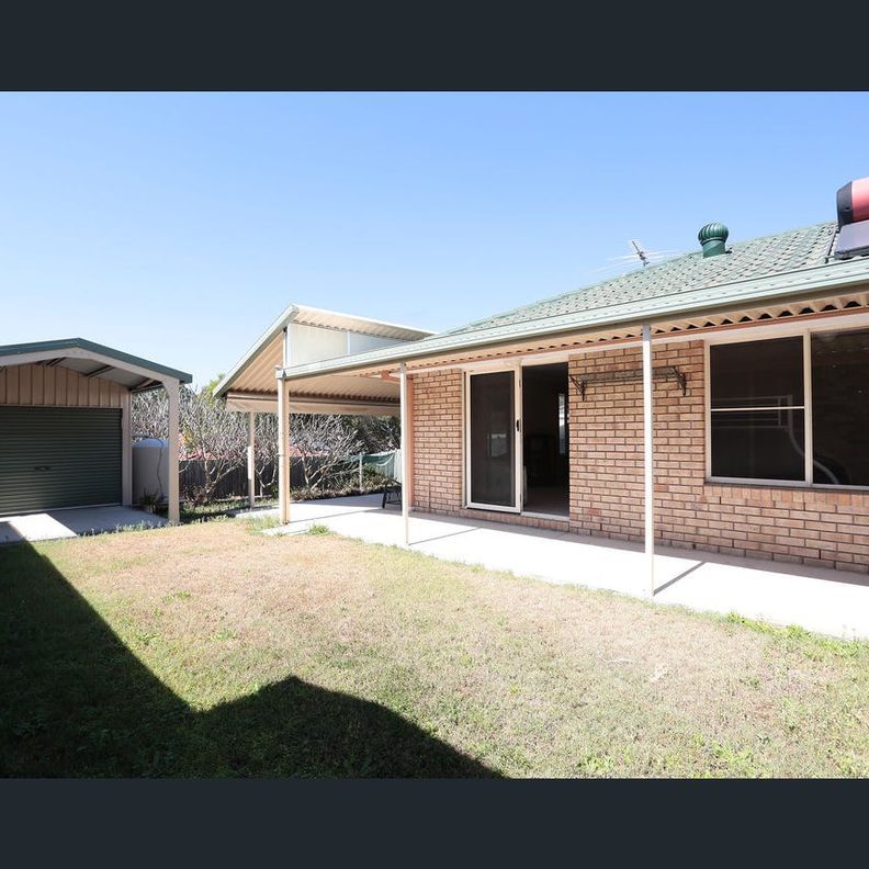 Charming Family Living in a Prime Location - Photo 1