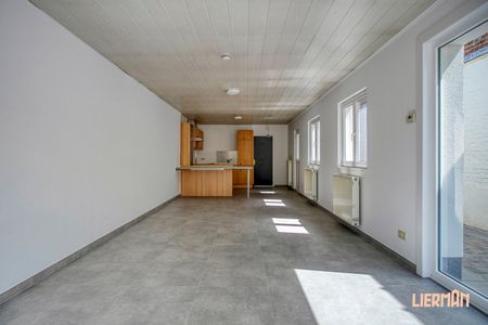 Instapklare woning met 2 SLKS, garage én grote zonnige tuin! - Foto 2