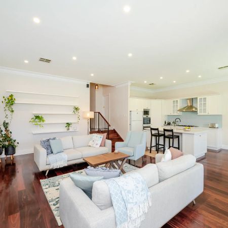 Gorgeous Character Home - Six Month Lease - Photo 4