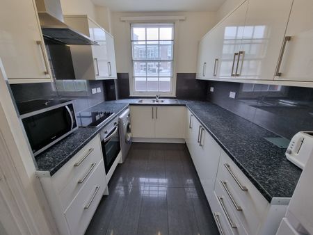 6 Bed Student Accommodation - Photo 5