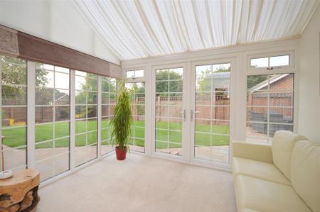 4 bedroom detached house to rent - Photo 5