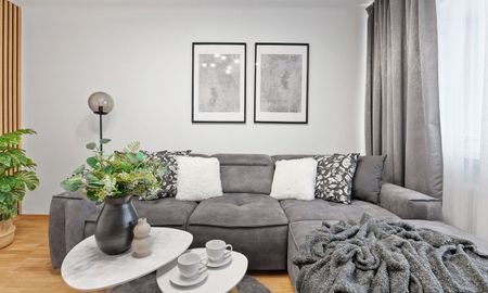 Warszawa, Mokotów, Czerniaków, Bernardyńska - Photo 2