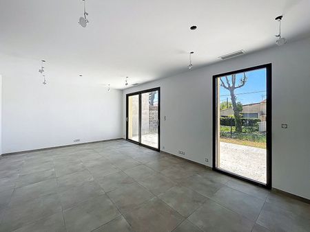 House - Photo 2