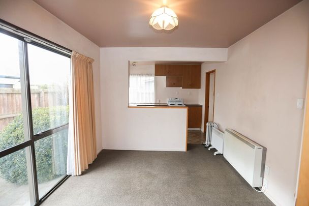 3 BEDROOM, 2 BATHROOM TOWNHOUSE - Photo 1