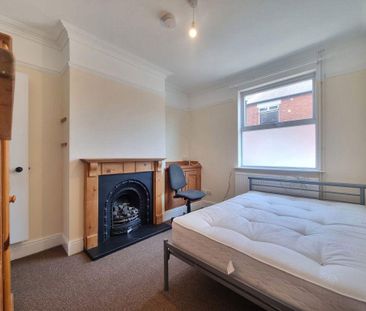 4 bedroom terraced house to rent - Photo 2