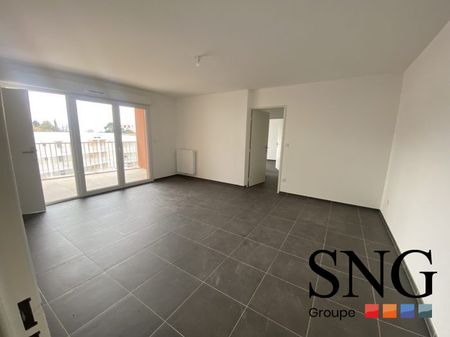 BEAU T4 AVEC LOGGIA ET DEUX PARKINGS - Photo 2