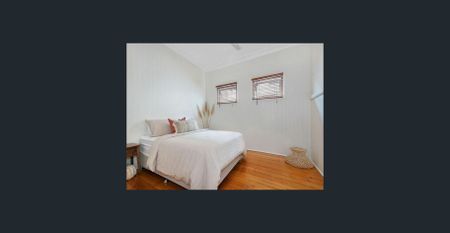 Charming Queensland Cottage – Perfect for Professionals or Small Families! - Photo 4