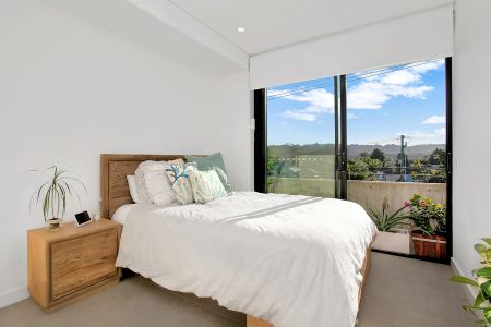 Light-Filled Lifestyle Apartment in a Prime Coastal Location - Photo 5