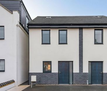 3 bedroom semi-detached house to rent - Photo 5